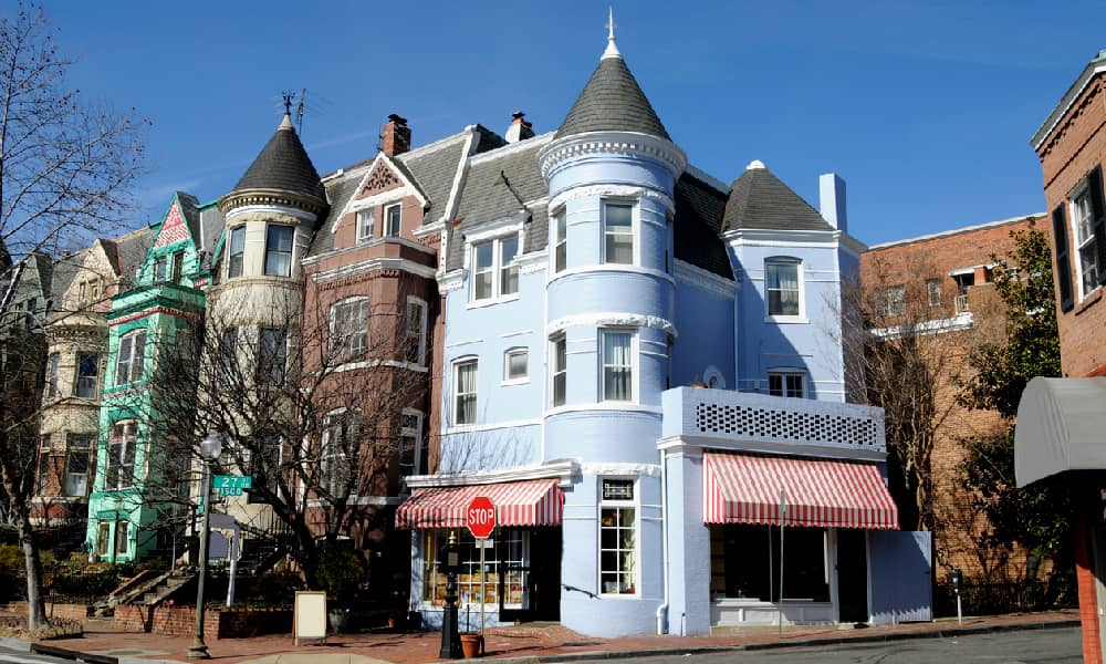 A neighborhood of multiunit residential properties in the D.C. area, where the housing market forecast shows a seller’s market.